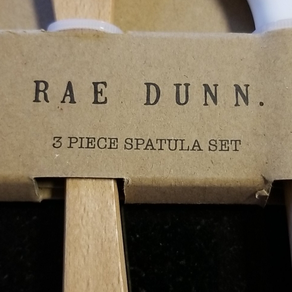 🐰Rae Dunn Easter Spatula Set - Picture 3 of 4